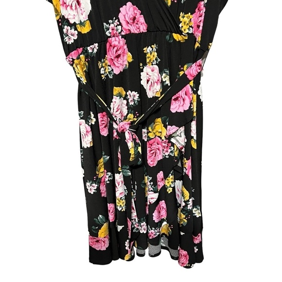 Torrid Mini Stretch Crepe Wrap Dress Black Fancy Flow Floral 2X - Picture 8 of 11